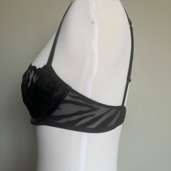 Victoria's Secret Very Sexy Scandalous Faux Leather Push up without padding Bra - Picture 5 of 13